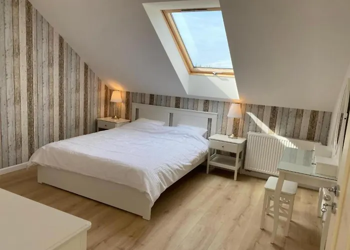 Comfortable, 2-level *